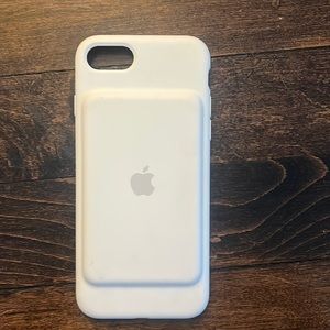 iPhone 6/6S charging case in white. Works perfectly!